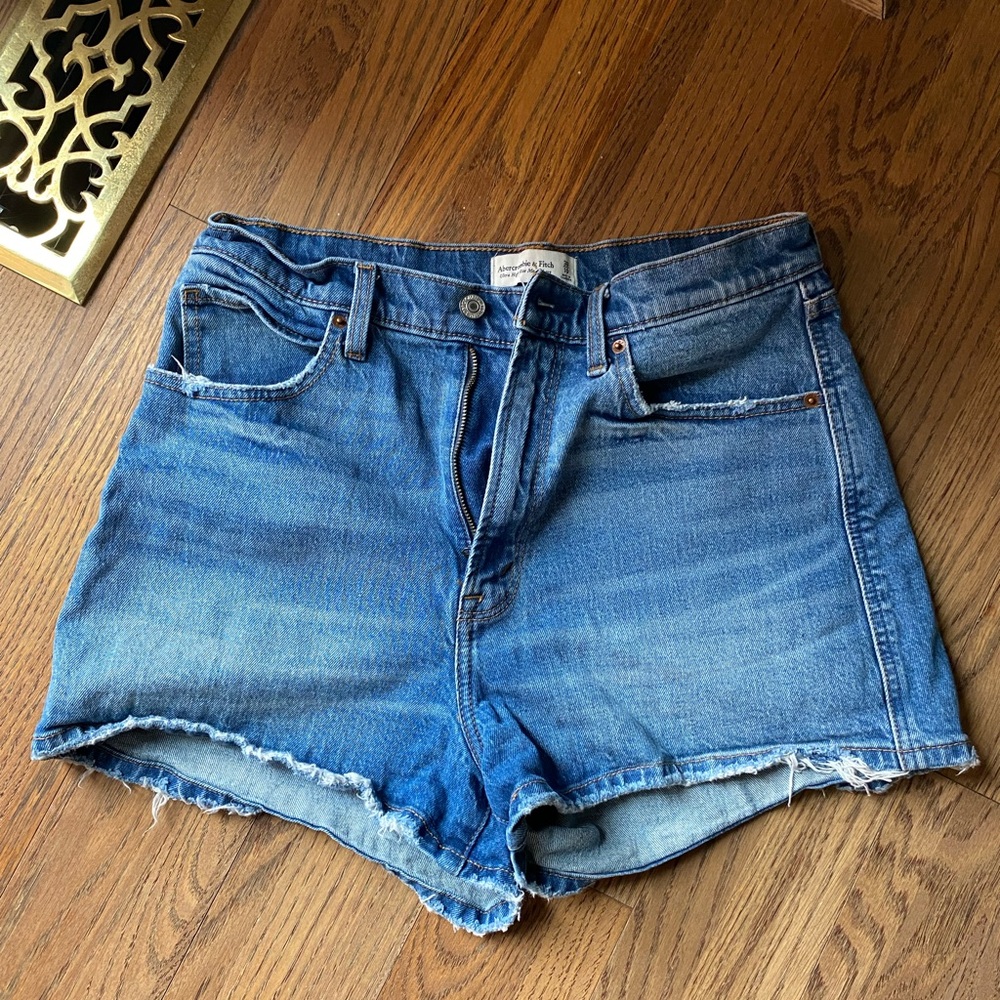 Abercrombie & Fitch Ultra High Rise Mom Curve Love Shorts